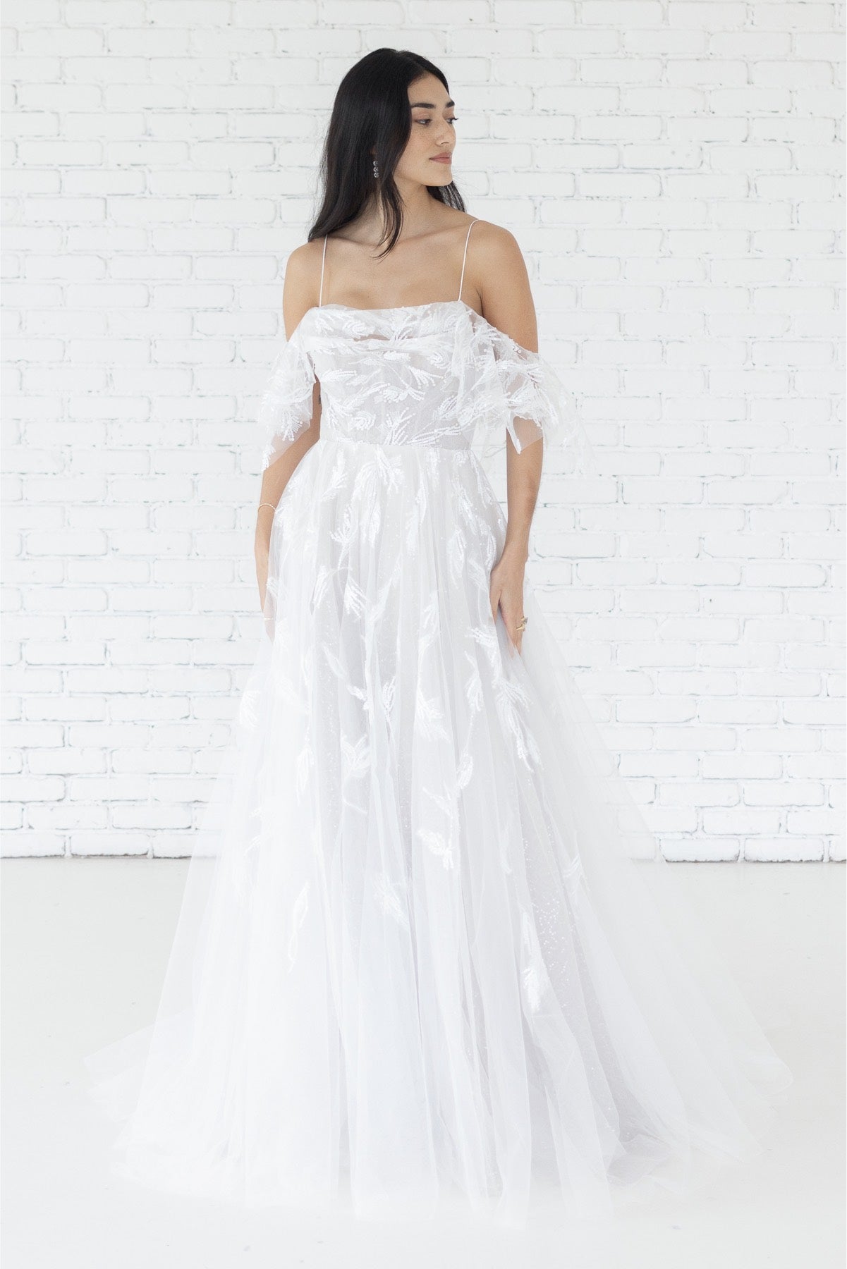 Willowby Sample Sale Apollo