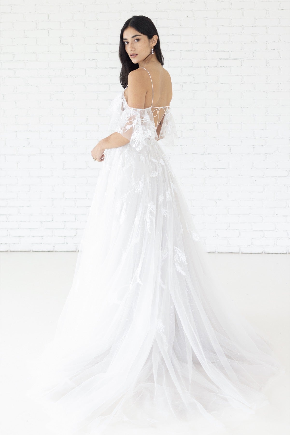 Willowby Sample Sale Apollo