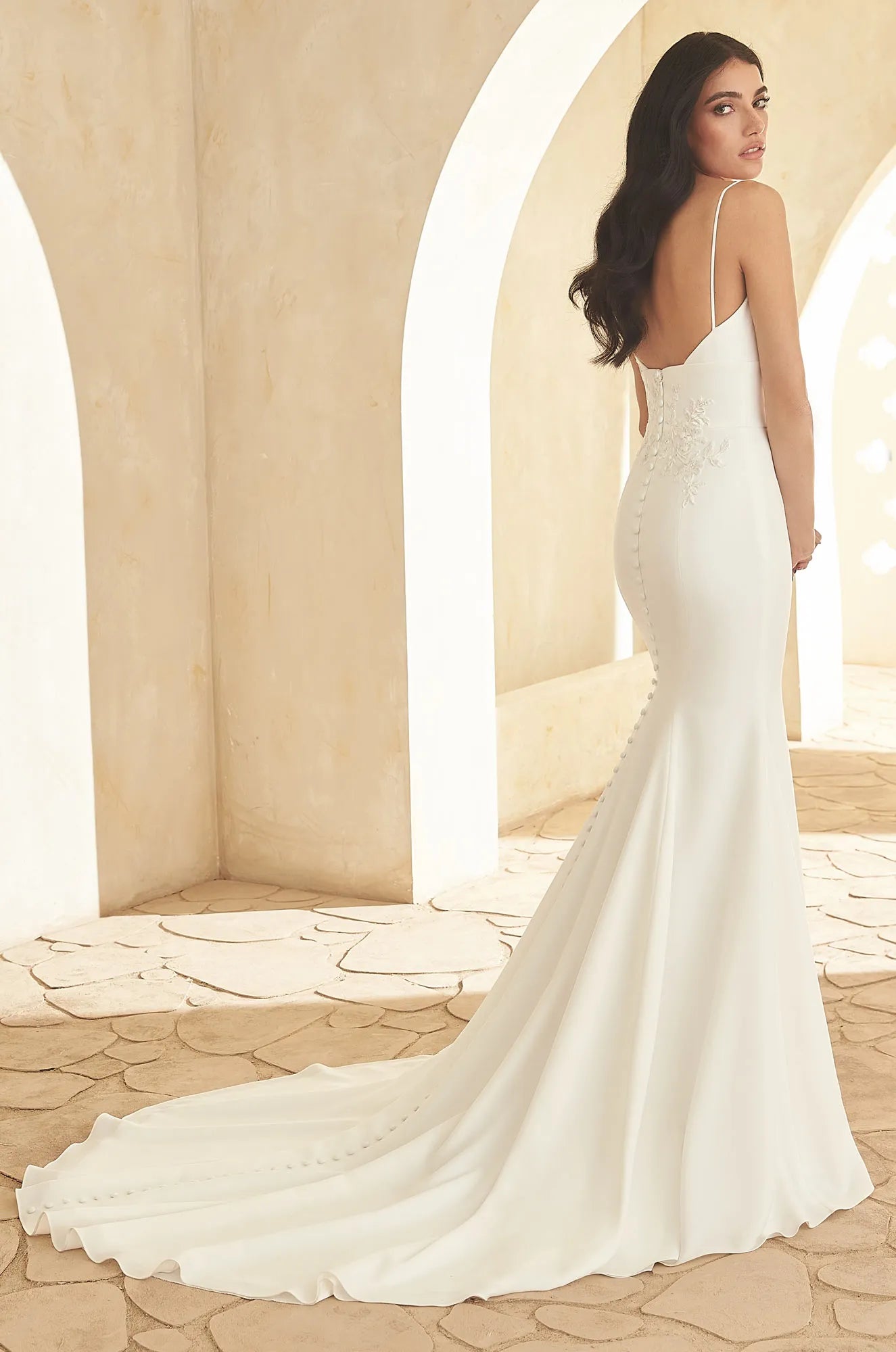 Paloma Blanca Sample Sale P5011