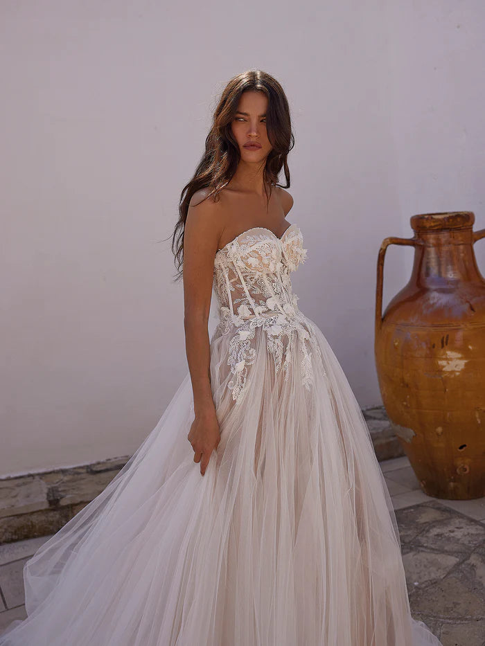 Capri Sposa Sample Sale Style Crisocolla