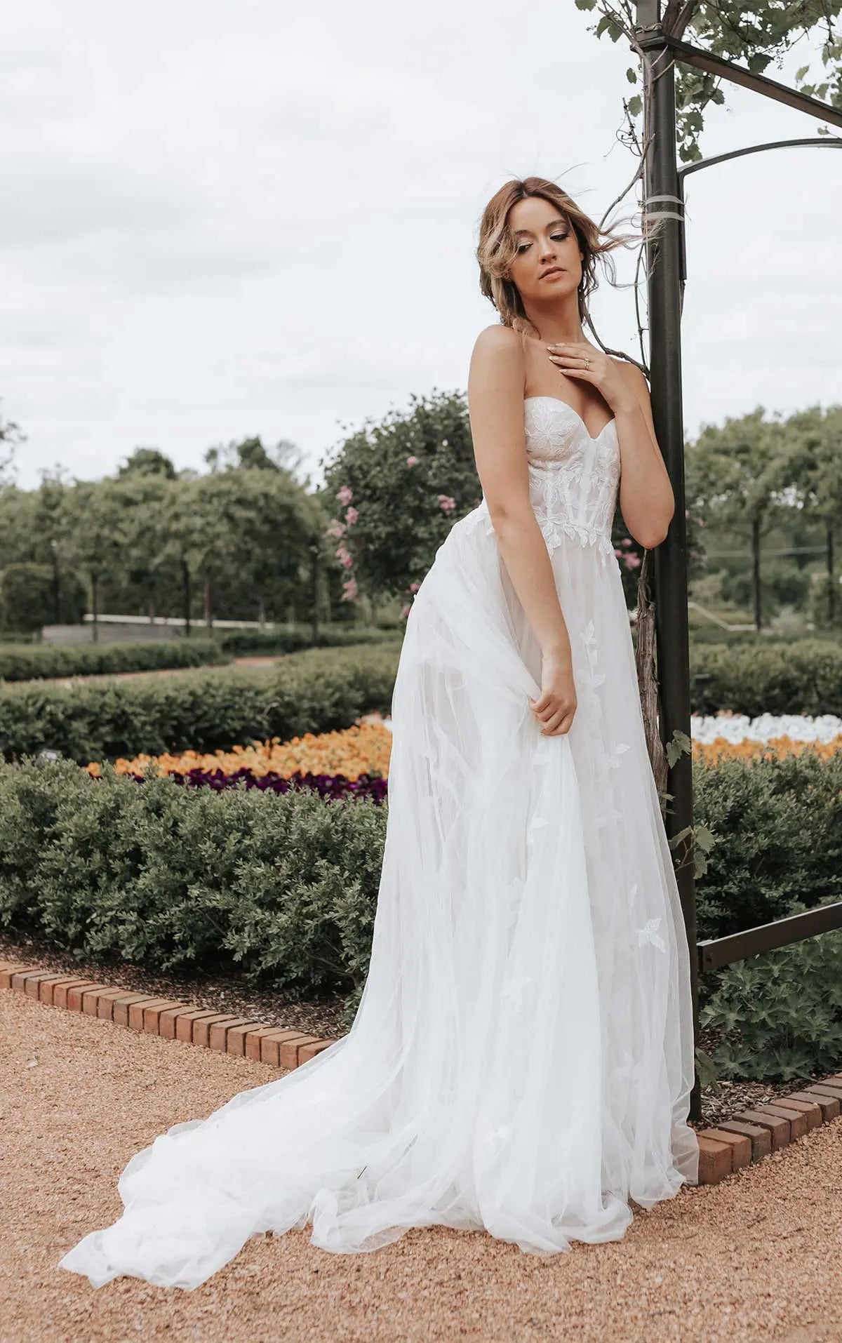 Essense of Australia Style D3655 Sample Sale