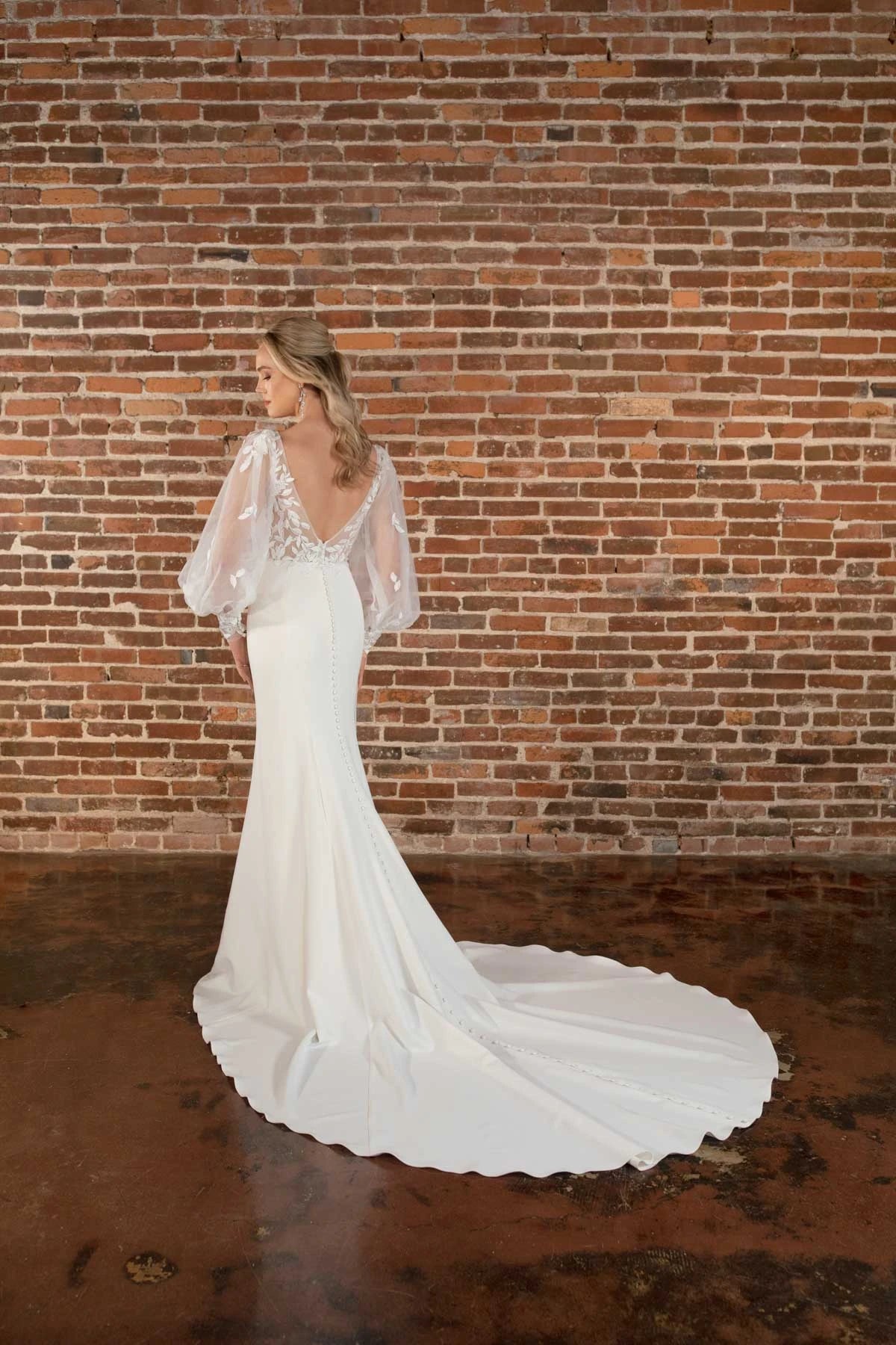 Essense of Australia Style D3699 Sample Sale