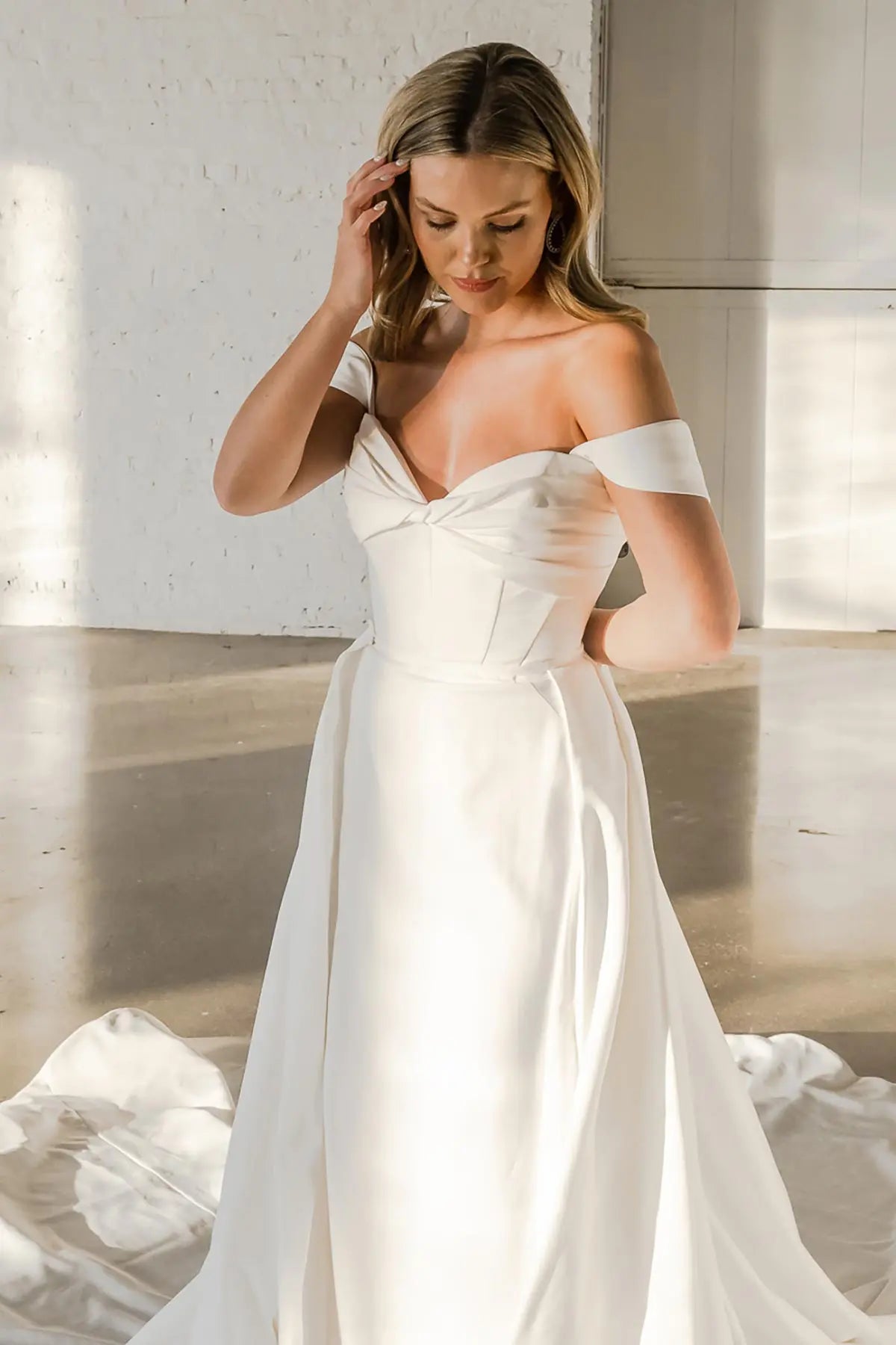 Essense of Australia Style D3755 Sample Sale