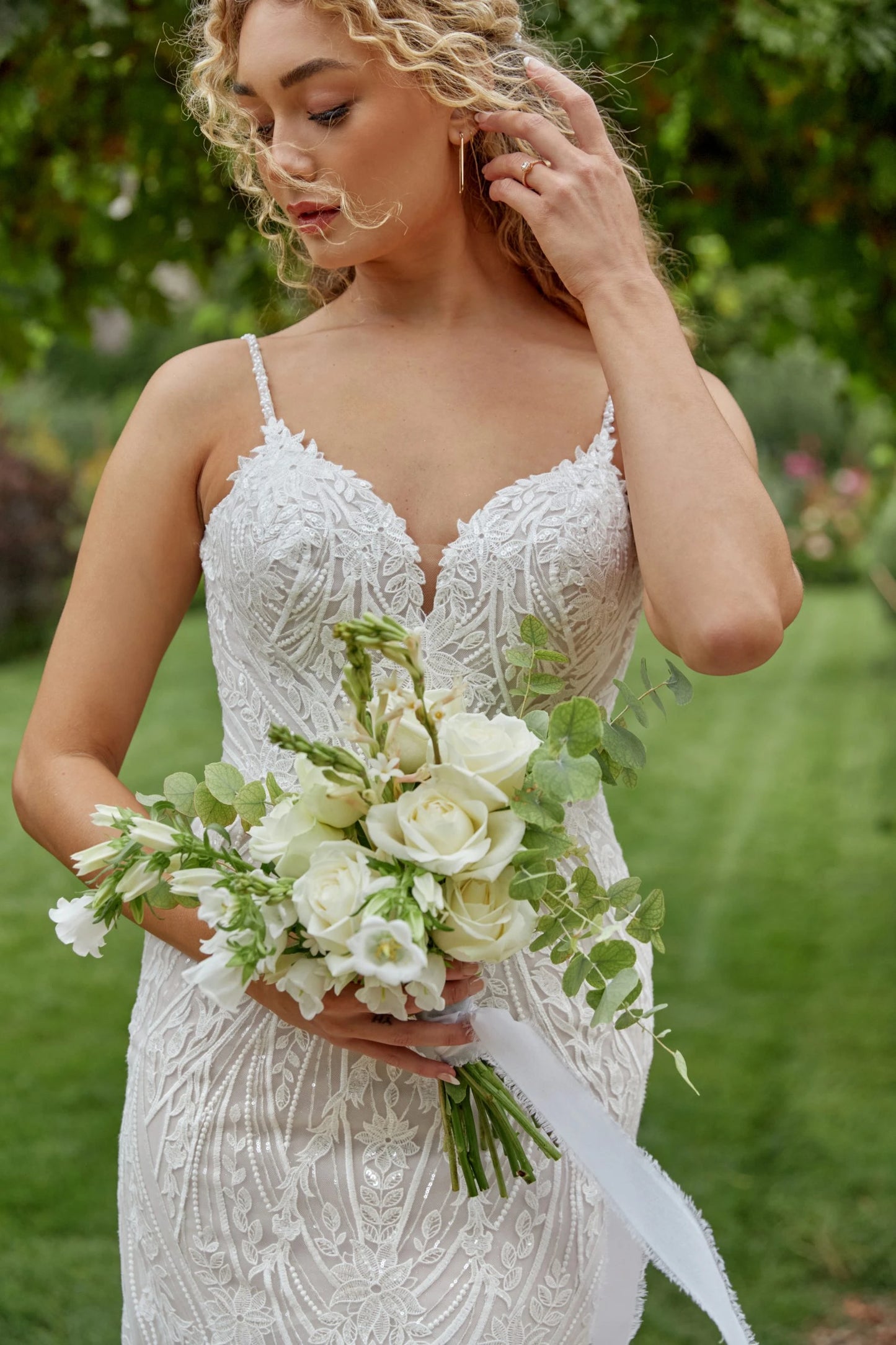 Essense of Australia Style D3931 Sample Sale