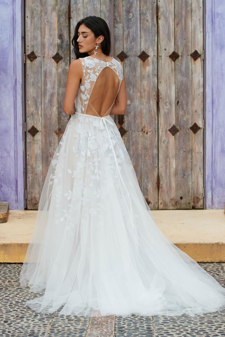 Willowby Sample Sale Olena without Sleeves
