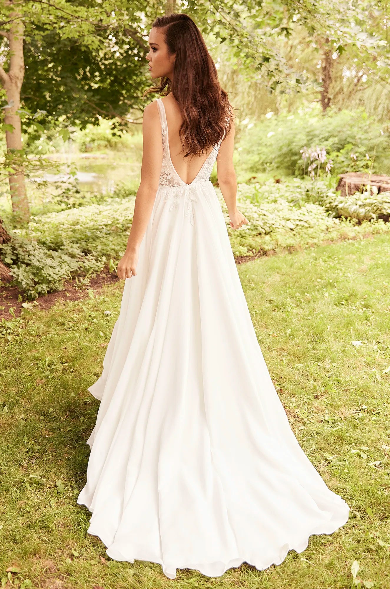 Paloma Blanca 5084 Sample Sale