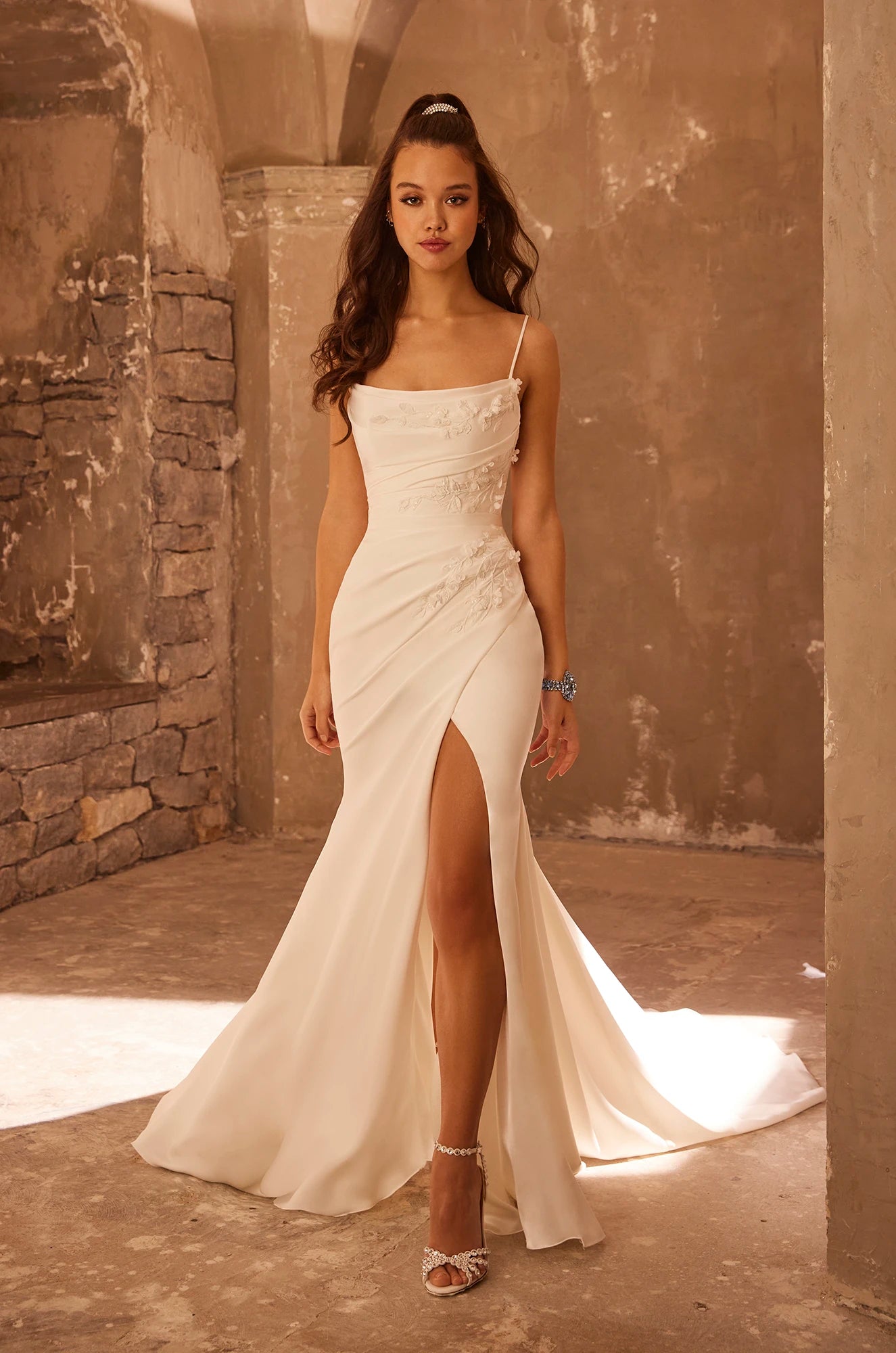 Paloma Blanca Sample Sale P5101