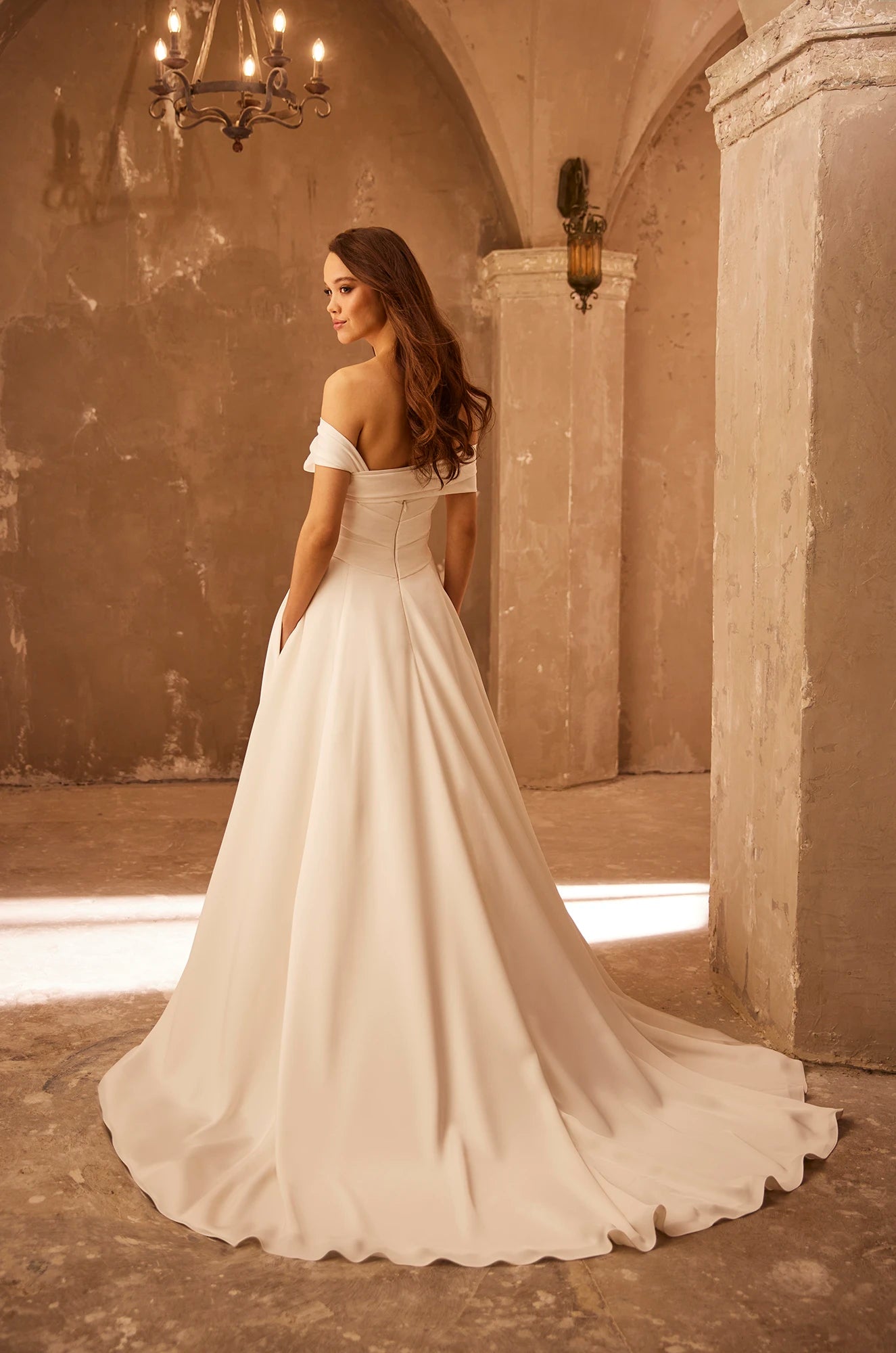 Paloma Blanca P5108