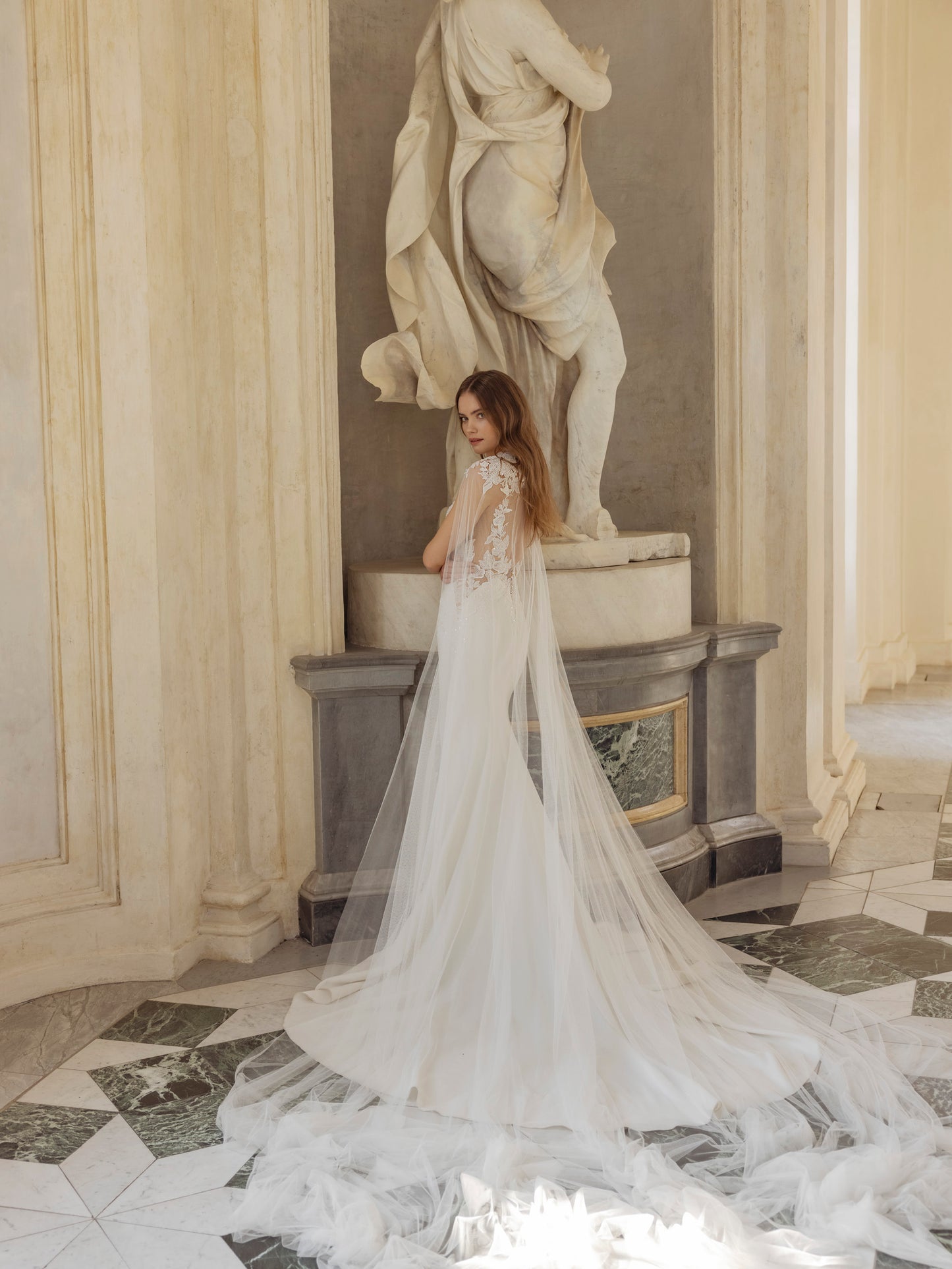 Capri Sposa Sample Sale La Mole