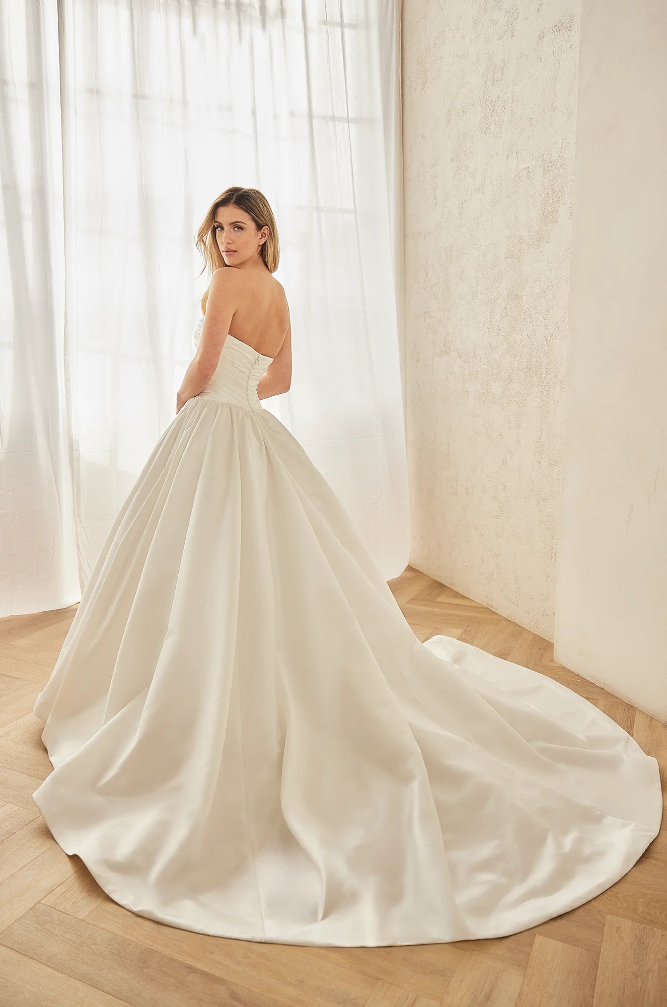 Mikalla M2558 Sample Sale