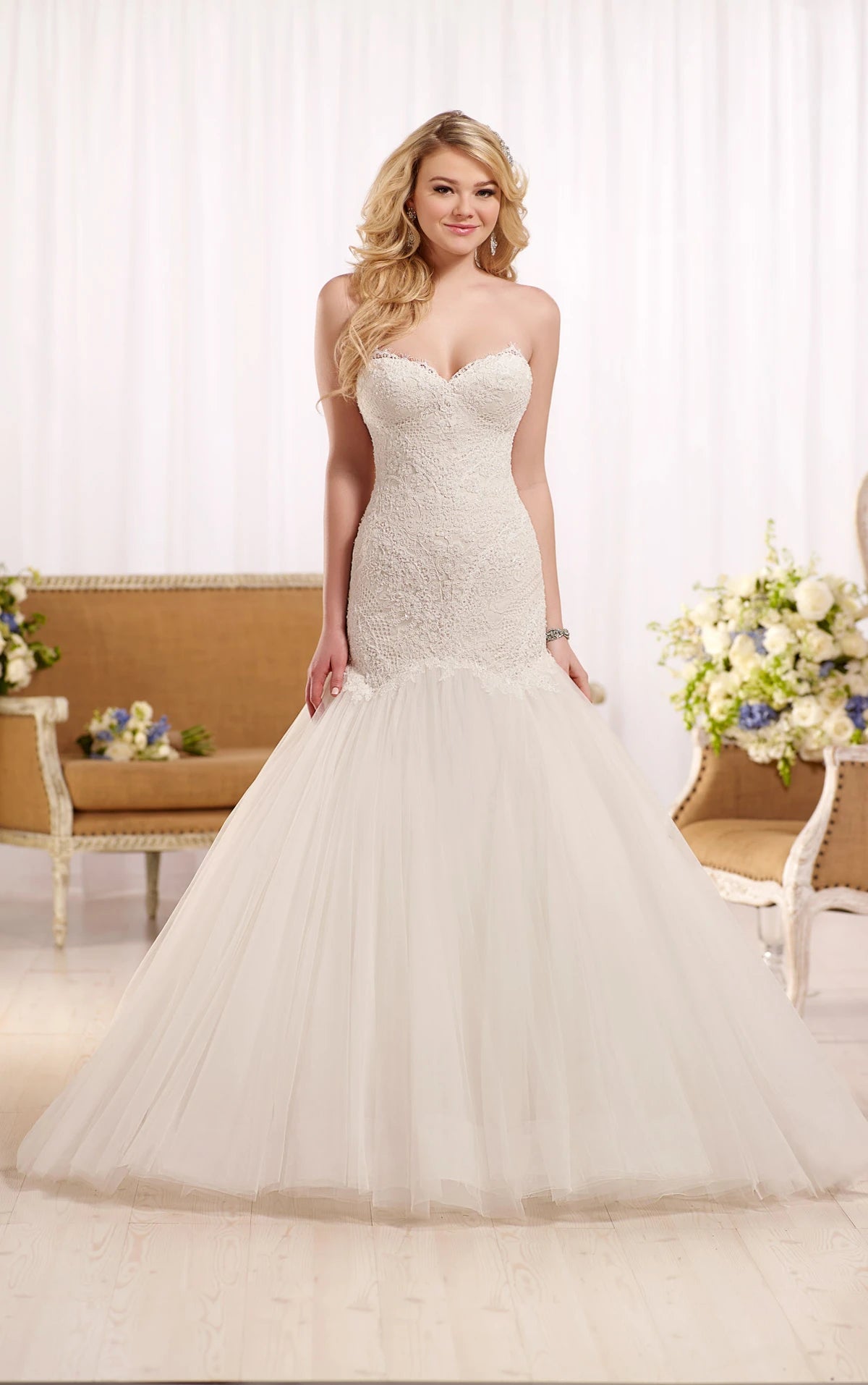 Essense of Australia D2130 Final Sample Sale
