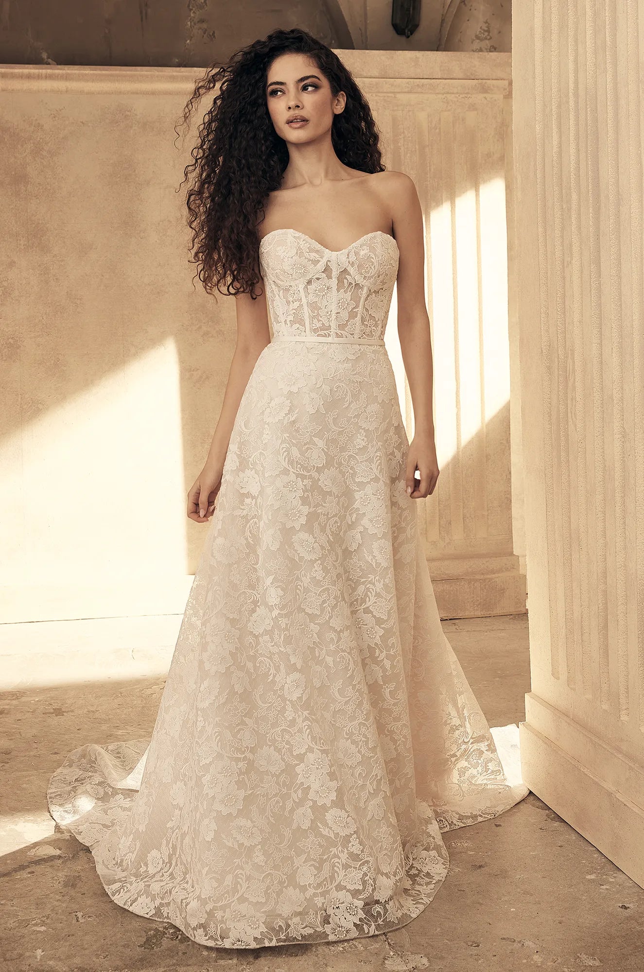 Paloma Blanca  P5161 Sample Sale