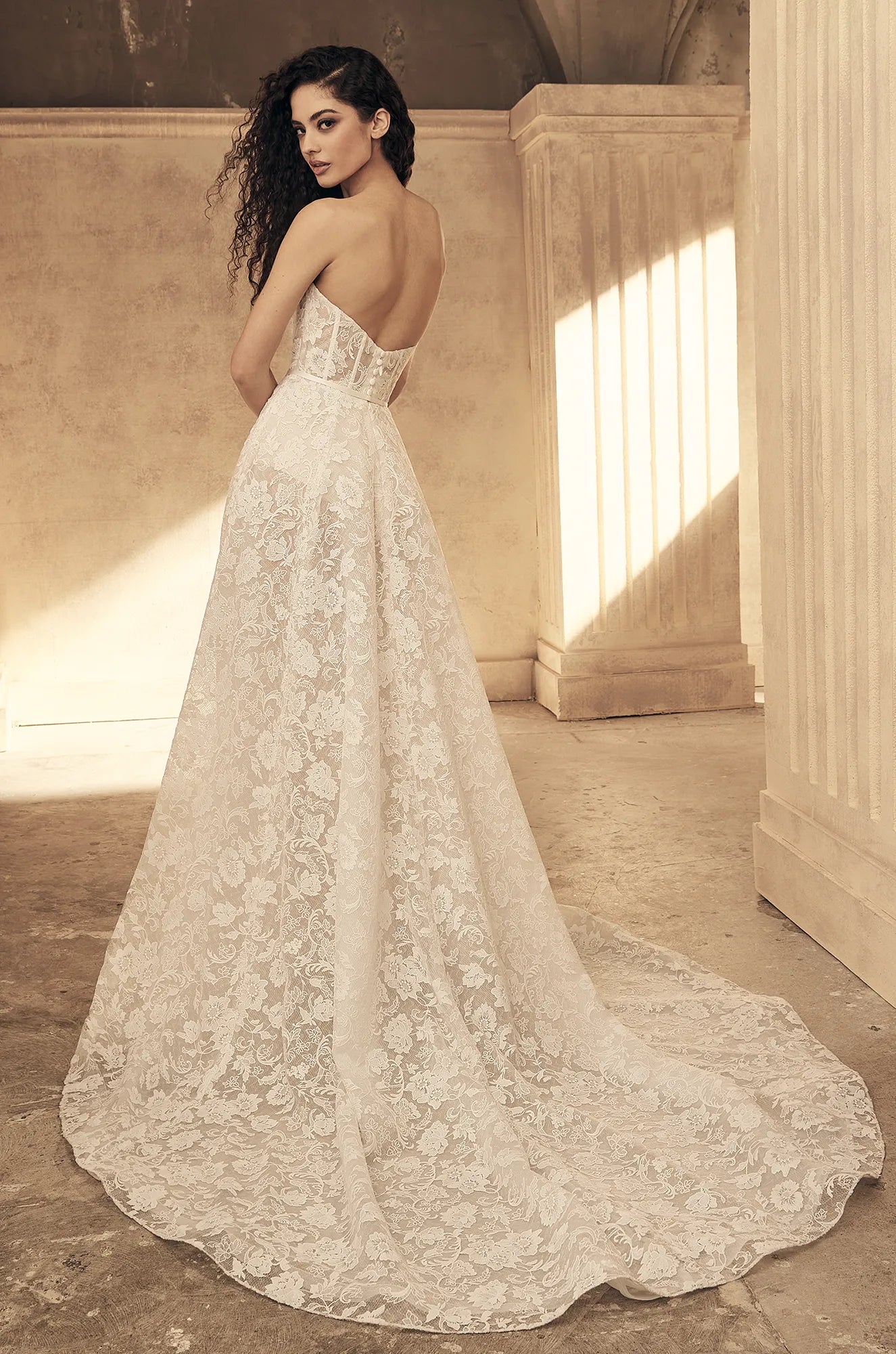 Paloma Blanca  P5161 Sample Sale