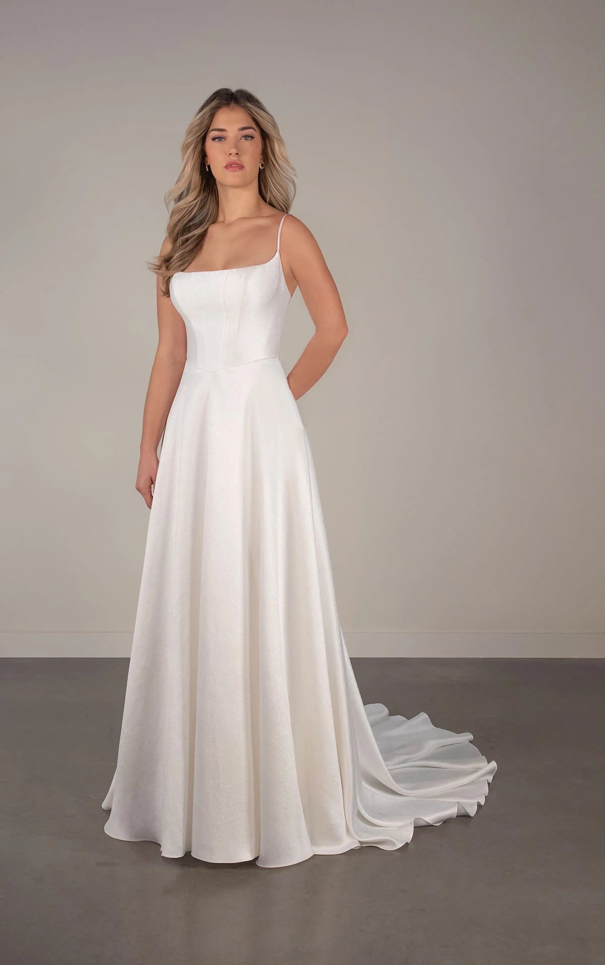 Essense of Australia Evelisse